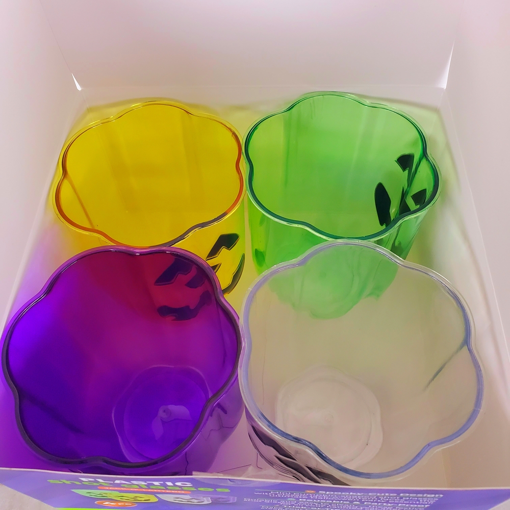 Set of 4 Pumpkin Halloween Cups – Multi-Color Medium Size Mugs New in Box Green